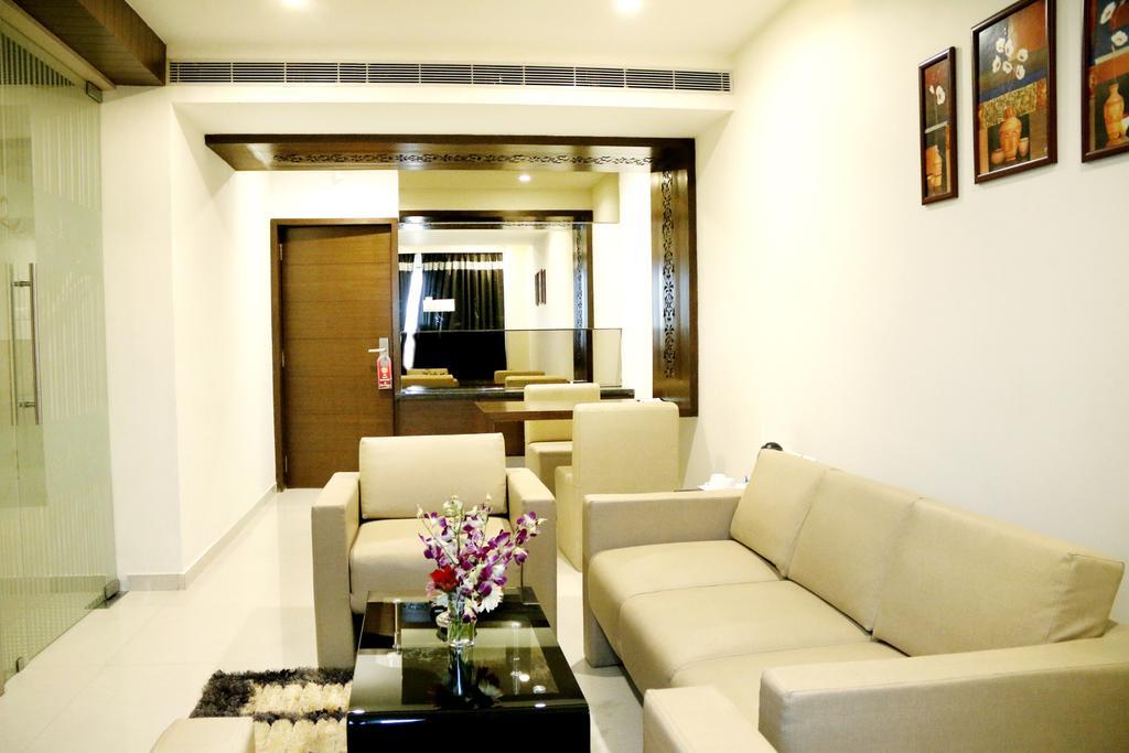 Hotel Sitara Grand Miyapur Haïdarabad Extérieur photo