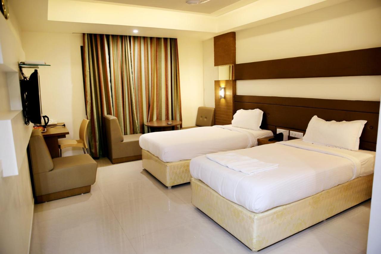 Hotel Sitara Grand Miyapur Haïdarabad Extérieur photo